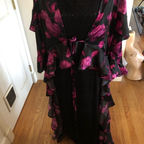 Venus size XL black & pink floral print high / low duster ties at front - Picture 10 of 16